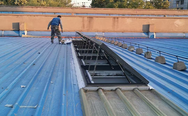 某区域性物流仓储中心门源排烟窗系统安装项目